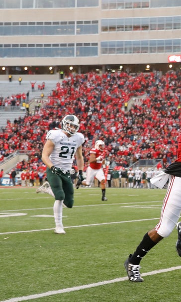 No. 6 Wisconsin hits the road against underdog Illinois